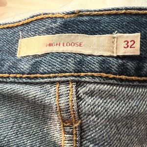 Levi’s high loose ripped knee jeans